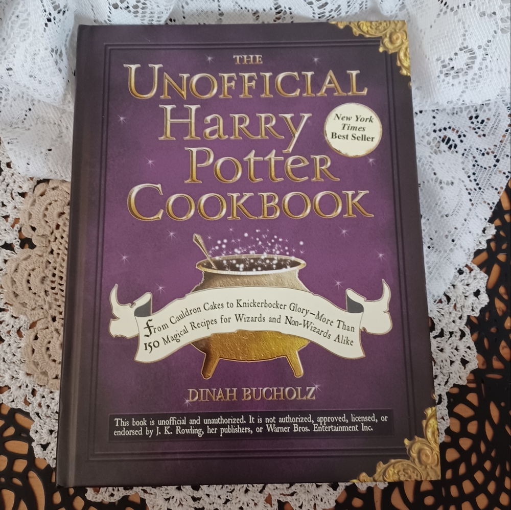 NEW YORK TIMES BEST SELLER "THE UNOFFICIAL HARRY POTTER COOKBOOK" 150+ RECIPES